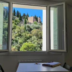 cassis-t2-dans-le-centre-ville.fr-provencehotel.com/
