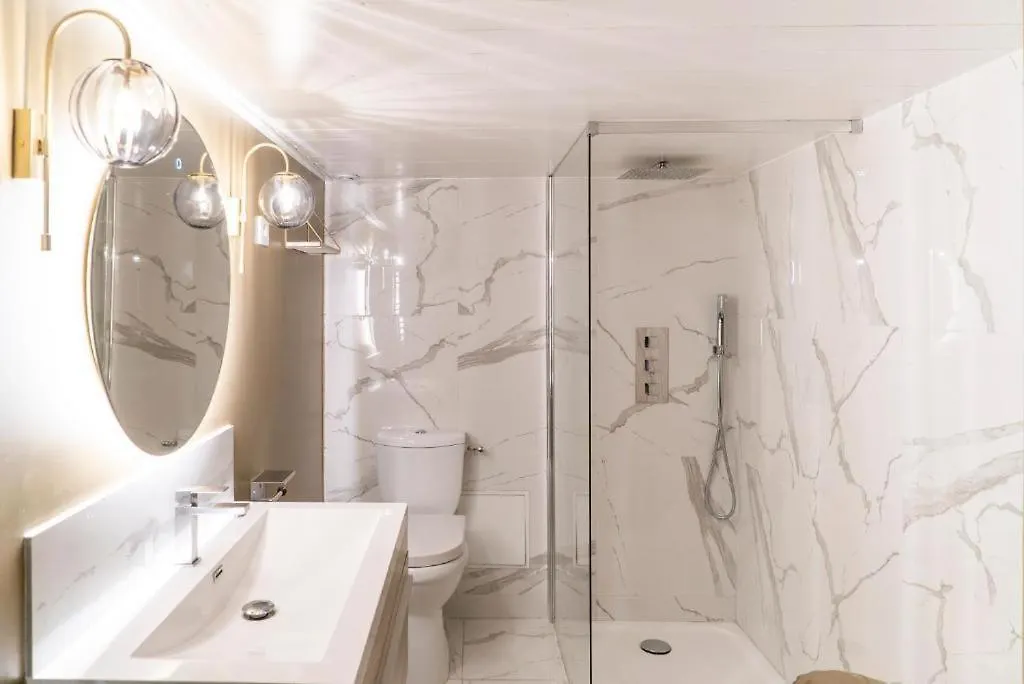 Suite Amalfi Lyon 0*,  France